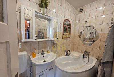 Duplex cu 4 camere cu Canalizare în Central - 16
