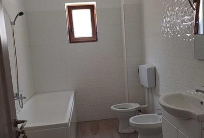 Casă cu 4 camere cu Teren 180 Mp în Central