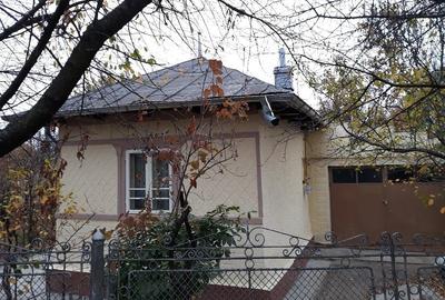 Casă cu 4 camere cu Teren 1000 Mp în Boldești