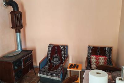 Casă cu 4 camere în Calomfirești