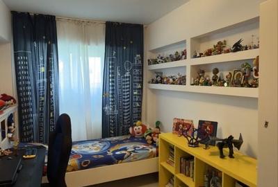 Apartament cu 4 camere decomandat în Central