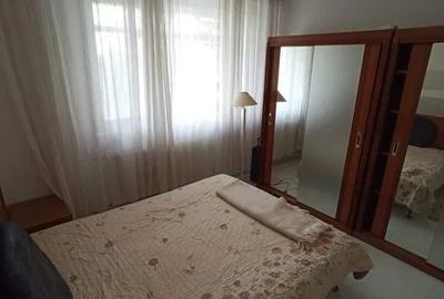 Apartament cu 2 camere semidecomandat, mobilat în 1 Mai