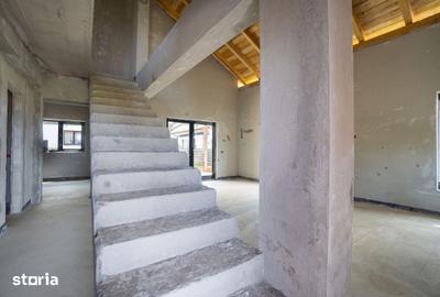 Casă cu 4 camere cu Teren 300 Mp în Tărlungeni