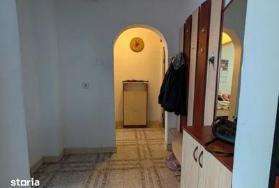 Apartament cu 3 camere în Dărmănești