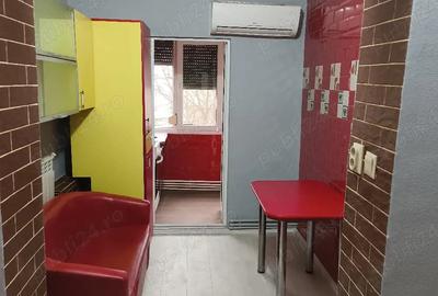 Apartament cu 2 camere decomandat în Micro 16 - 3
