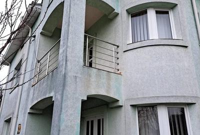 Casă cu 7 camere cu Teren 600 Mp în Exterior Vest