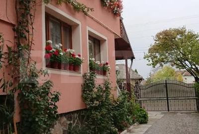 Casă individuală cu 18 camere cu Teren 765 Mp în Cernatu - 1