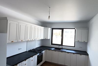 Casă cu 4 camere în Valea