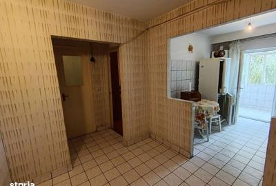 Apartament cu 2 camere decomandat în Republicii