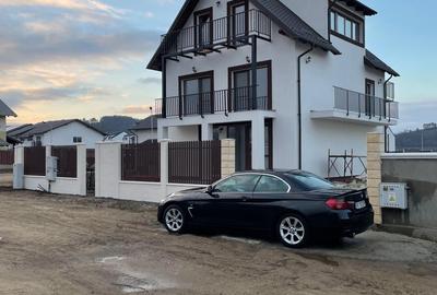 Casă individuală cu 9 camere cu Canalizare în Sânpetru