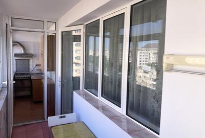 Apartament cu 3 camere semidecomandat în Mihai Bravu