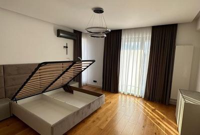 Casă cu 7 camere cu Teren 465 Mp în Central