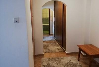 Apartament cu 3 camere decomandat în Central - 1