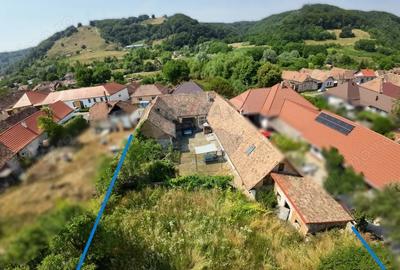 Casă cu 5 camere cu Teren 1400 Mp în Vale