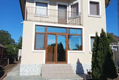 Casă cu 4 camere în Central - 1