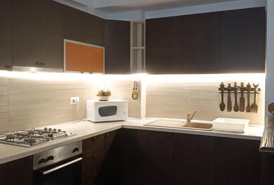 Apartament cu 3 camere semidecomandat în Central - 2