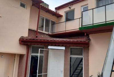 Casă individuală cu 7 camere cu Canalizare în Faleza Nord - 1