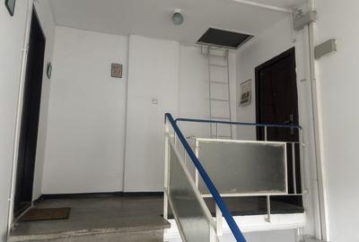 Apartament cu 3 camere decomandat în Valea Ialomiței