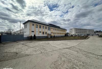 Spațiu comercial, de 3,700 mp, în Central - 15