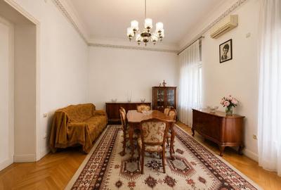 Apartament cu 4 camere semidecomandat în Romană