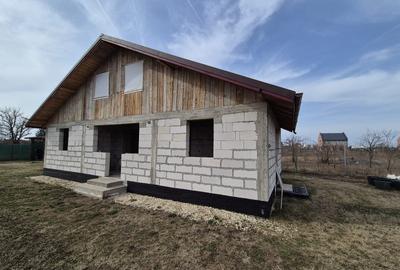 Casă individuală cu 3 camere cu Teren 400 Mp în Căciulați - 1
