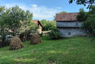 Teren de 1213 mp, în Teșila