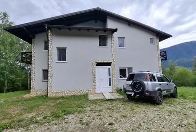 Casă cu 4 camere în Central
