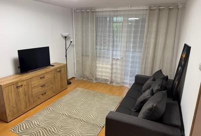 Apartament cu 4 camere semidecomandat, mobilat în Dristor