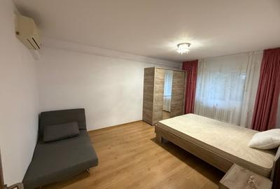 Apartament cu 2 camere decomandat în Nicolina