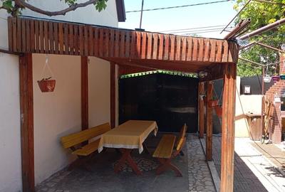 Casă cu 4 camere cu Teren 300 Mp în Central
