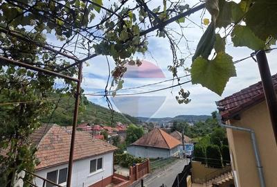 Casă cu Teren 254 Mp în Nord