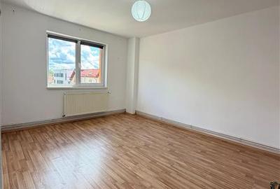 Apartament cu 2 camere decomandat în Griviței