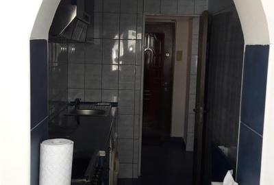 Garsonieră decomandată în Central