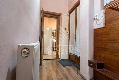 Apartament cu 3 camere semidecomandat în Central