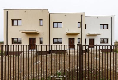 Duplex cu 5 camere cu Canalizare în Plopi - 1