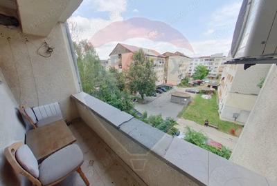 Apartament cu 4 camere decomandat în Central