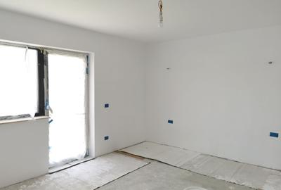 Apartament cu 4 camere decomandat în Tractorul - 2