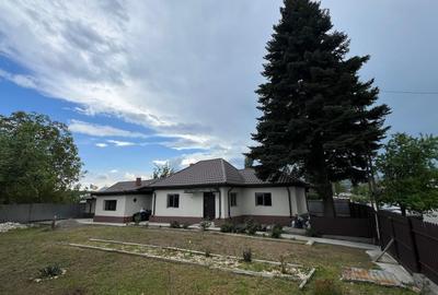 Casă individuală cu 5 camere cu Canalizare în Urechești