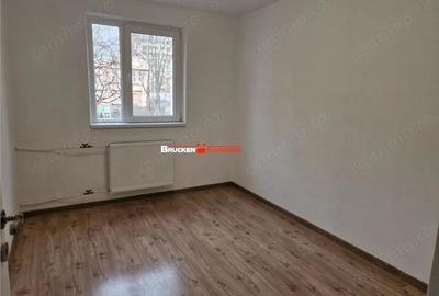 Apartament cu 3 camere semidecomandat în Rogerius - 3