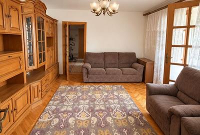 Apartament cu 3 camere semidecomandat în Dristor