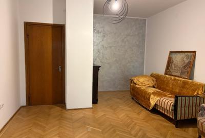 Apartament cu 3 camere semidecomandat în Cotroceni - 2