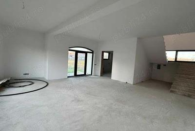 Casă cu 4 camere cu Teren 700 Mp în Central - 4