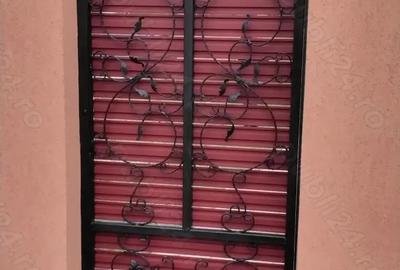 Casă cu 5 camere cu Teren 2550 Mp în Munteni - 2