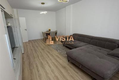 Apartament cu 2 camere decomandat în Tractorul