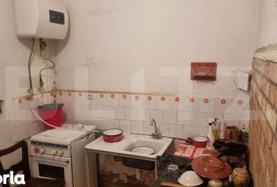 Casă cu 4 camere cu Teren 3800 Mp în Central - 3
