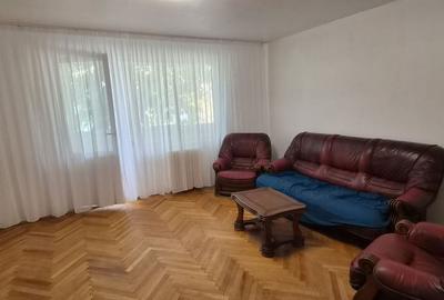 Apartament cu 3 camere decomandat în Complex Studențesc
