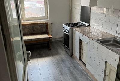 Apartament cu 4 camere decomandat în Central - 2