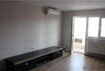 Apartament cu 3 camere decomandat în Independenței