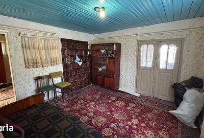 Casă cu 3 camere cu Teren 700 Mp în Săucești