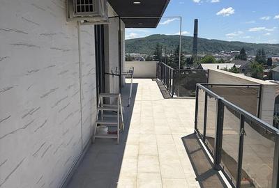 Apartament cu 3 camere decomandat în Central - 2